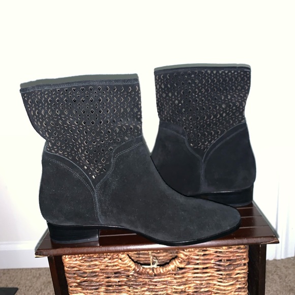 Women’s Michael Kors “Sunny” Suede Booties Size 11M EUC - Picture 2 of 13